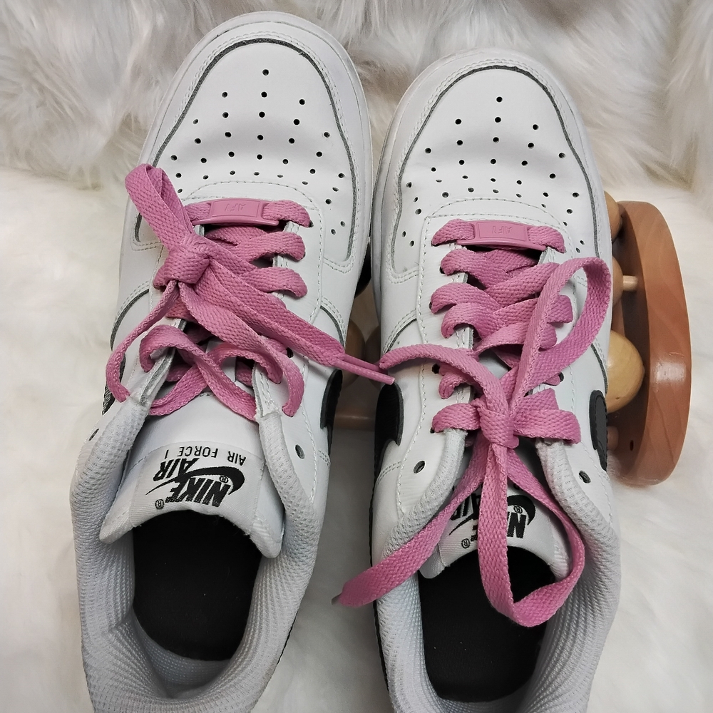 Nike White and Tan Sneakers - Picture 3 of 16